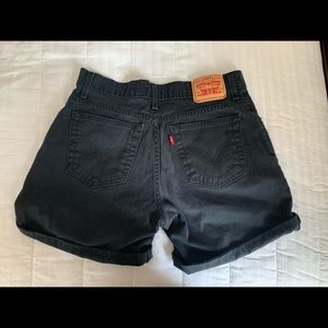 Levi’s Black 550 shorts